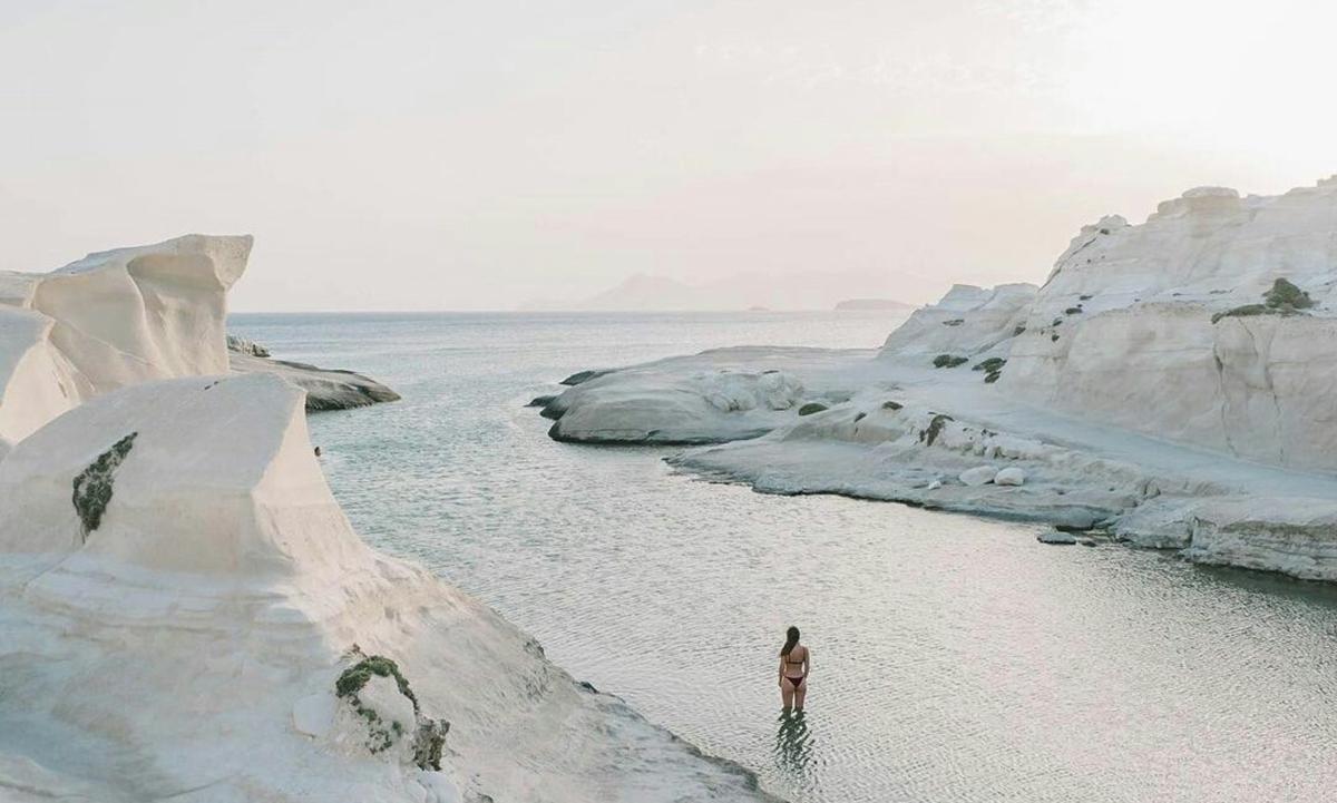 MILOS, THE MOST EXOTIC ISLAND IN THE AEGEAN SEA! Issue No 4 | Spring - Summer 2021(Pages 10-24)