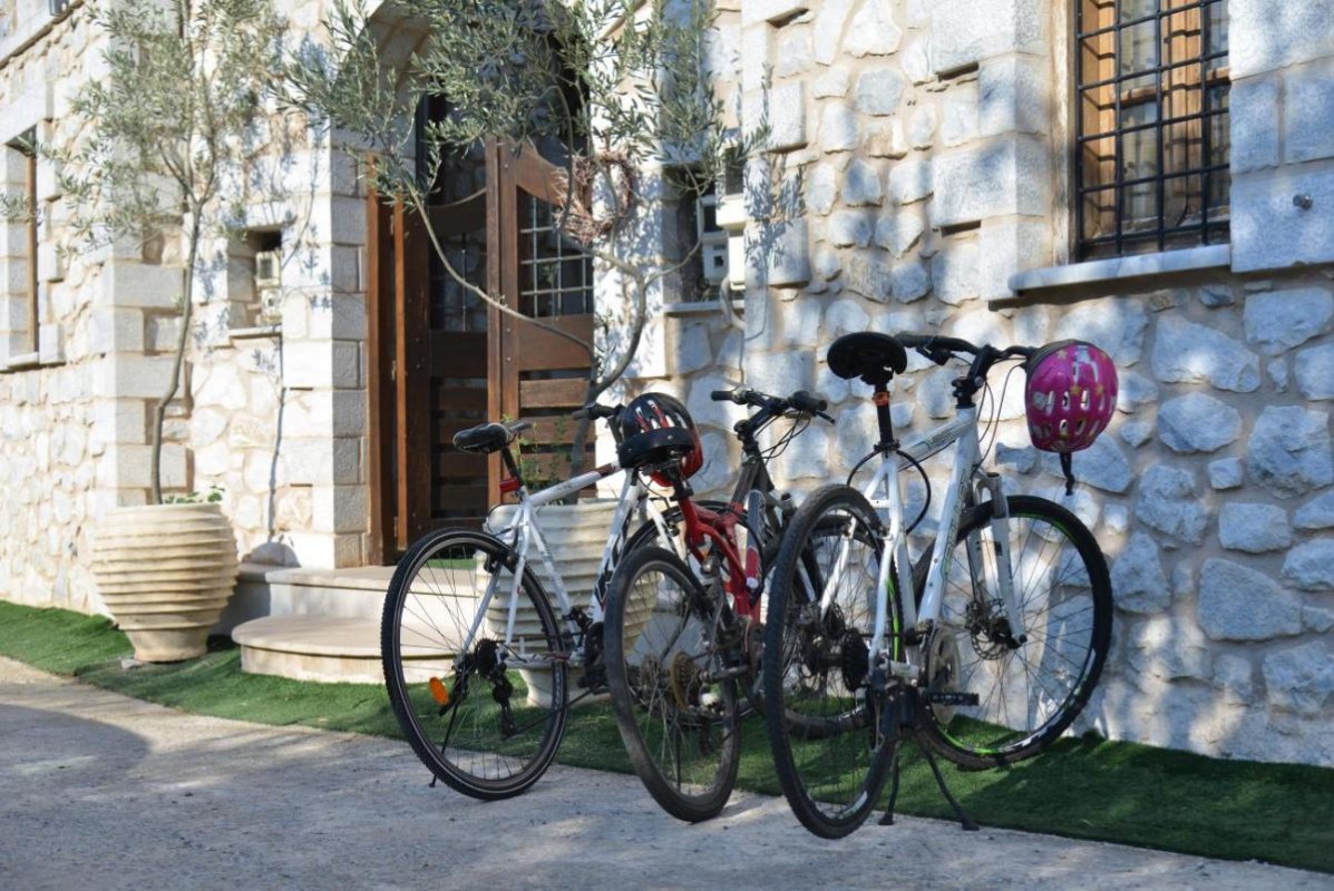 Mountain-bikes, Abelos Villas, Agios Ioannis, North Kynouria, Arcadia, Peloponnese, Greece