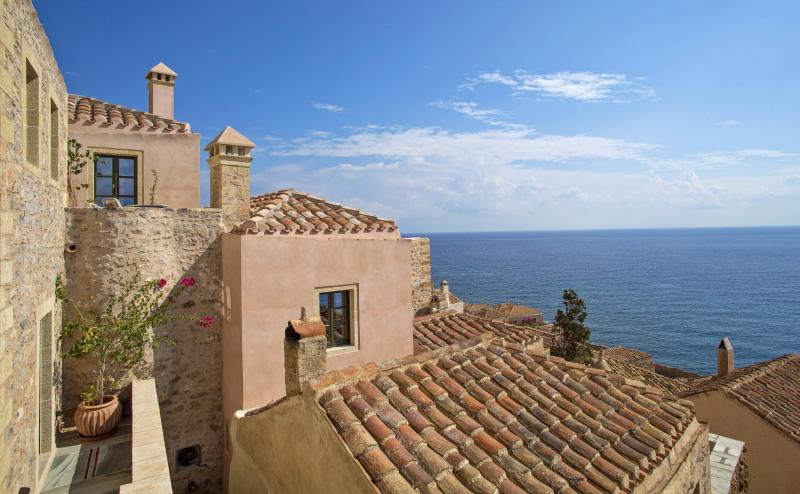 Moni Emvasis Luxury Suites, Castle Of Monemvasia, Peloponnese